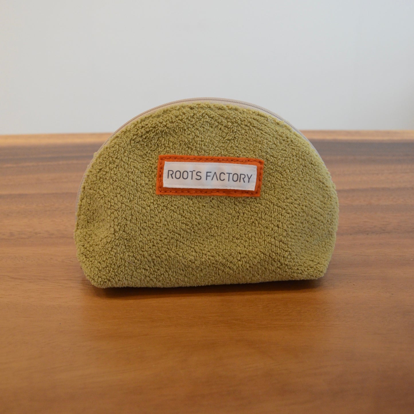 まるっと半円ポーチ