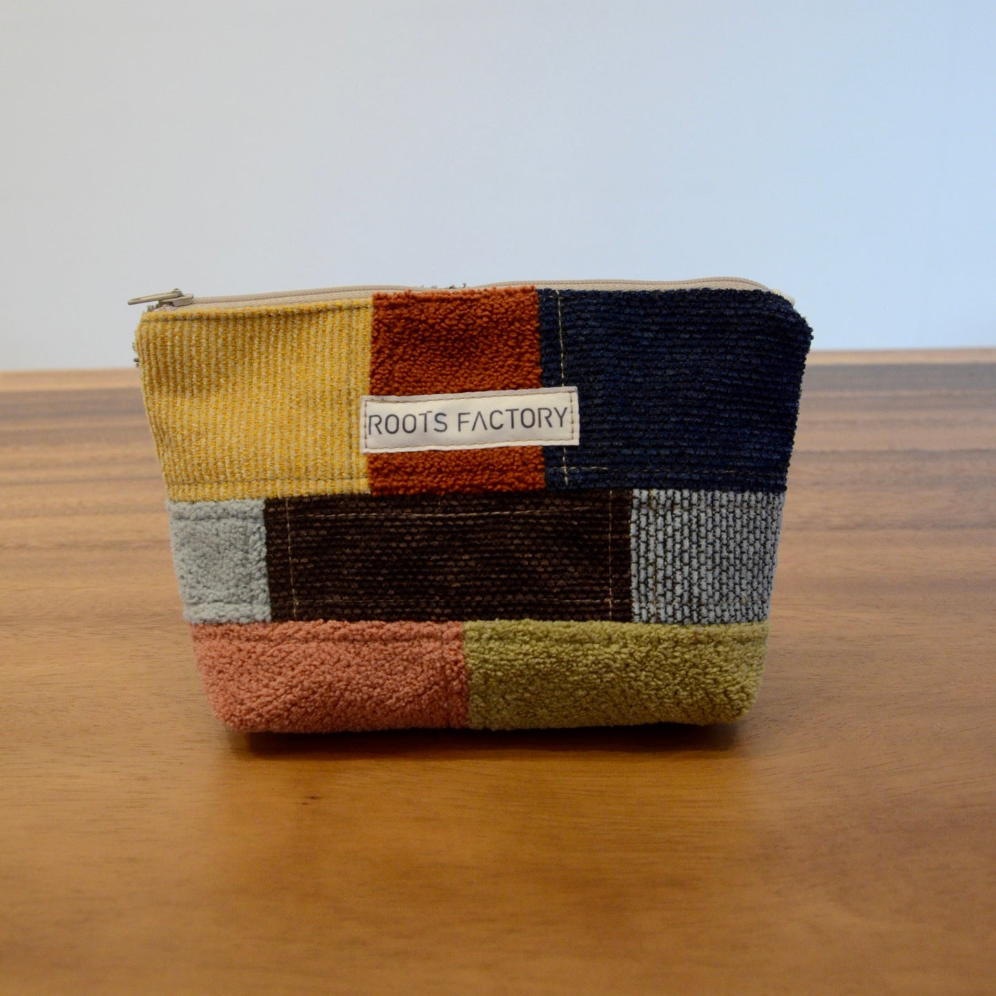 椅子からの贈り物パッチワークポーチ M