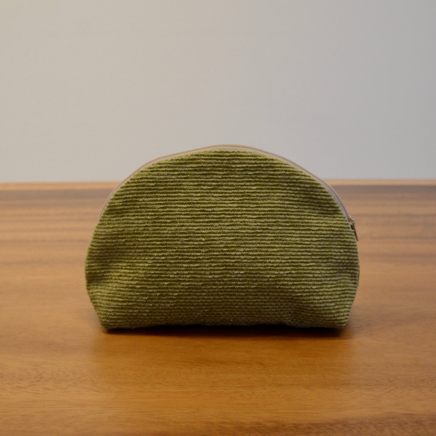 まるっと半円ポーチ