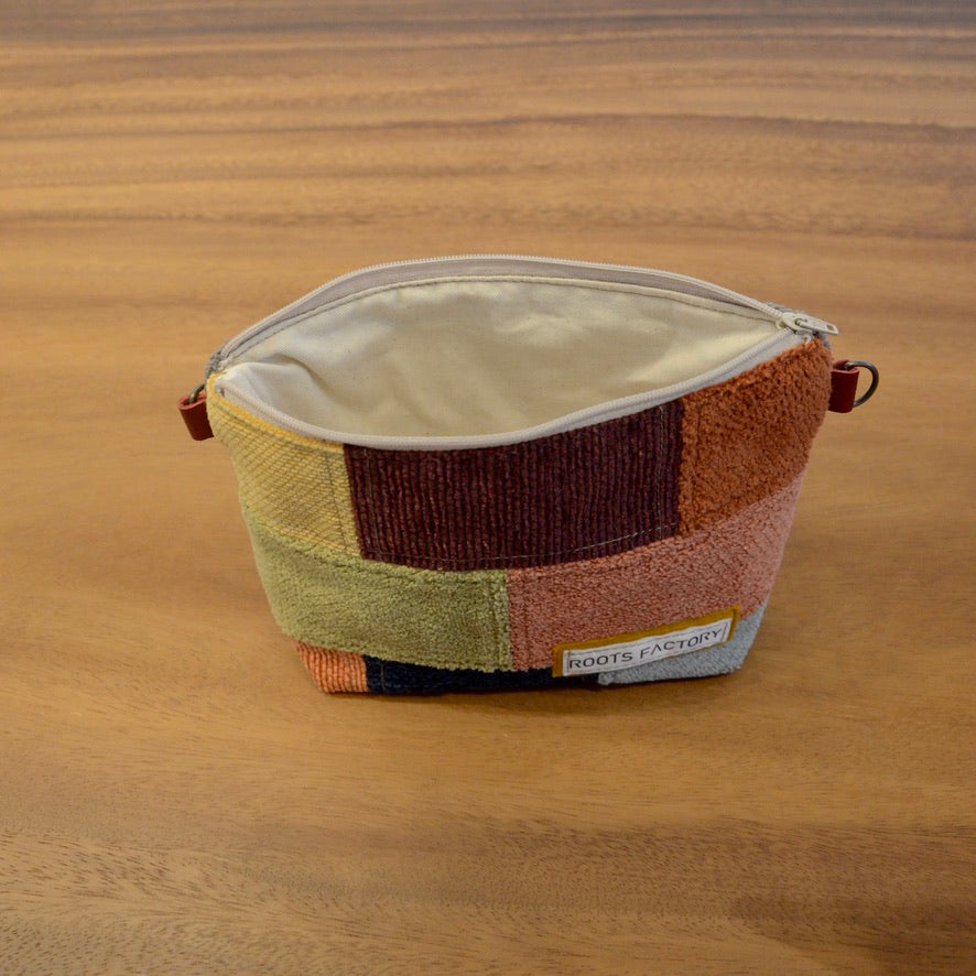 椅子からの贈り物ポーチ （両側金具付き）