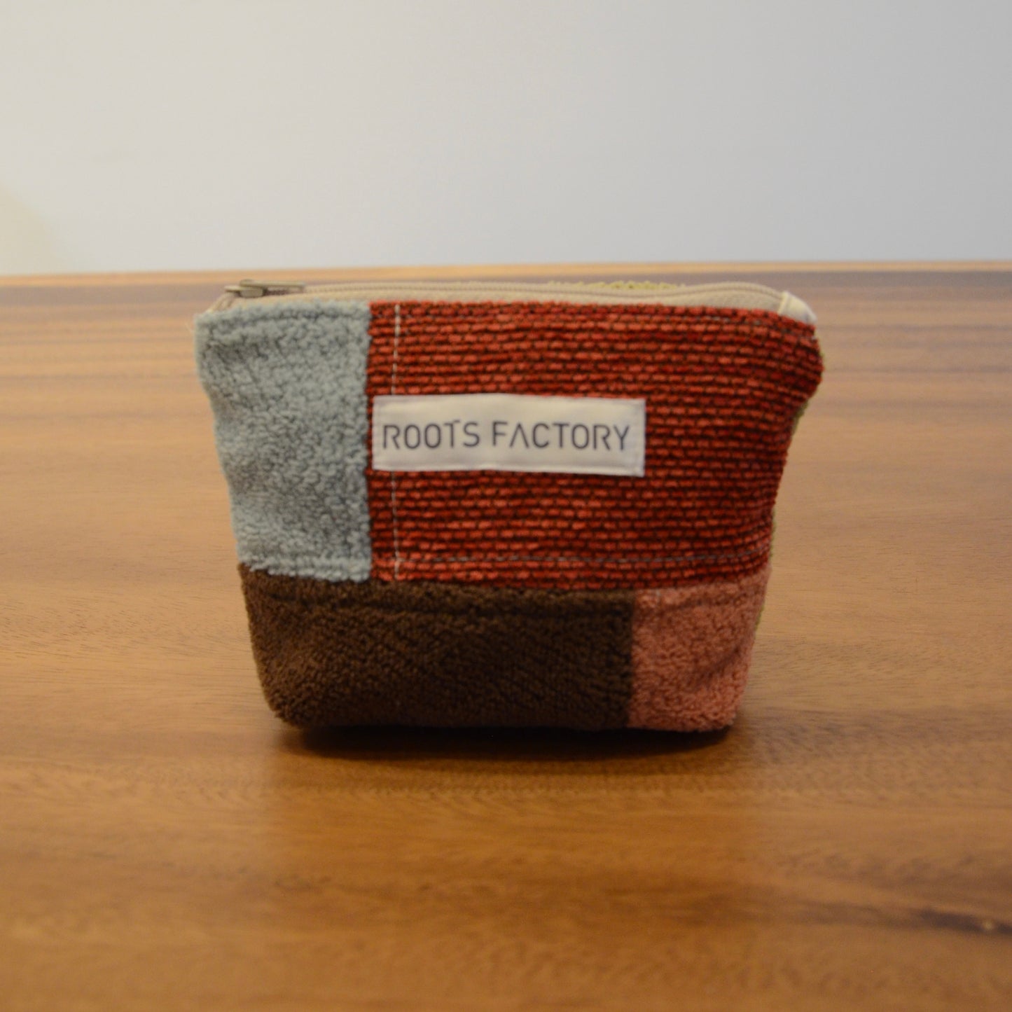 椅子からの贈り物パッチワークポーチ S