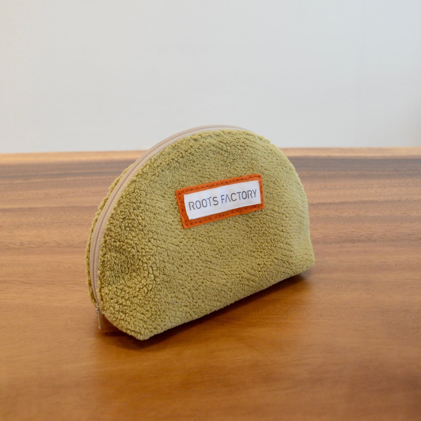 まるっと半円ポーチ