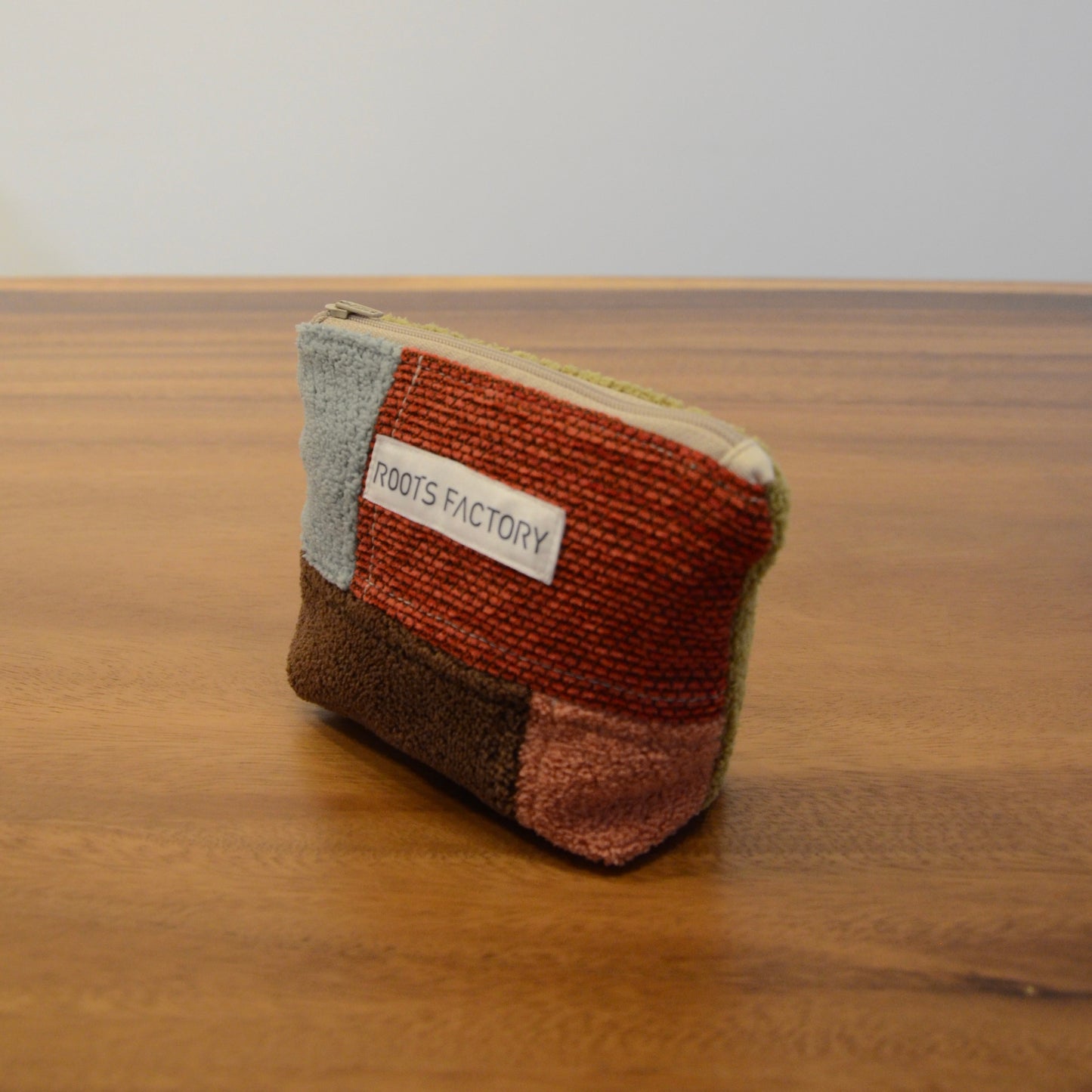 椅子からの贈り物パッチワークポーチ S