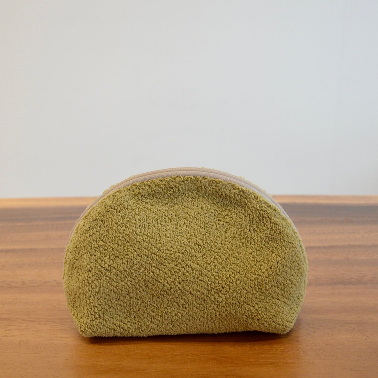 まるっと半円ポーチ