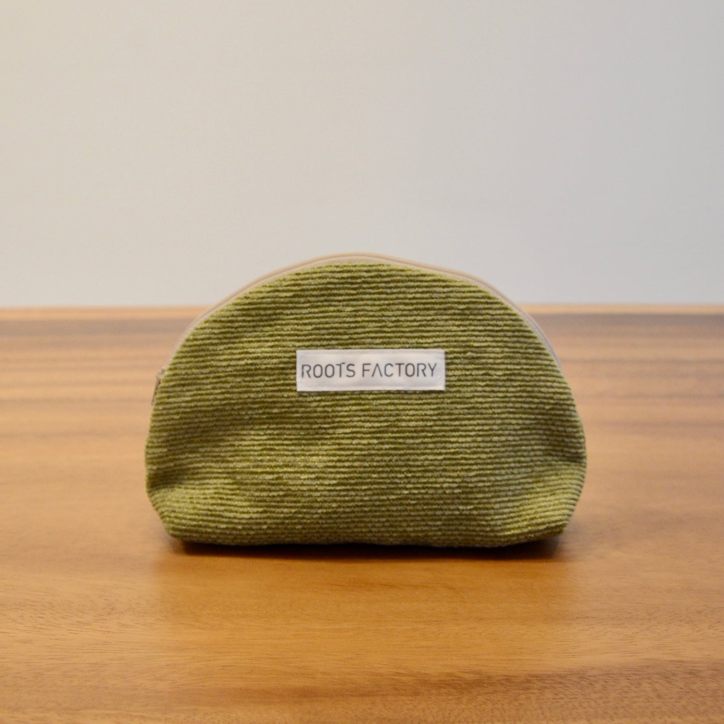 まるっと半円ポーチ