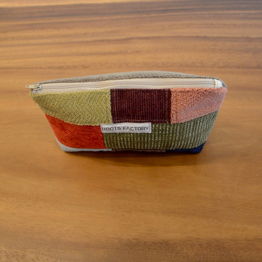 椅子からの贈り物パッチワークポーチ　L