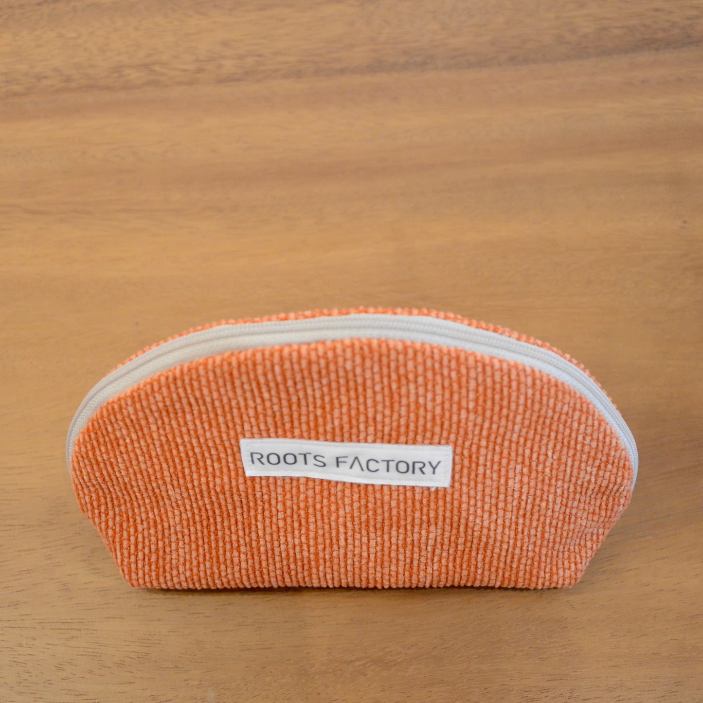 まるっと半円ポーチ