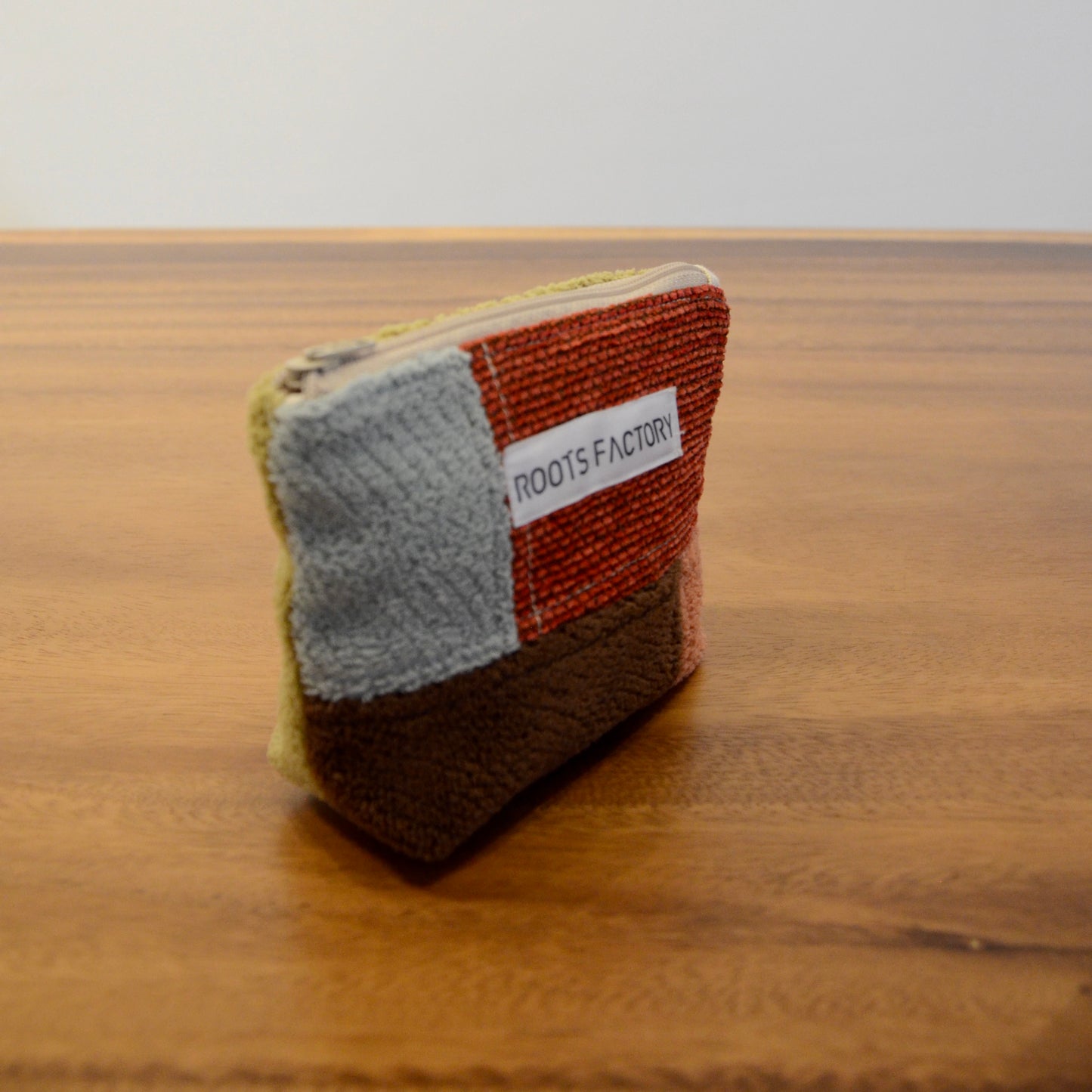 椅子からの贈り物パッチワークポーチ S