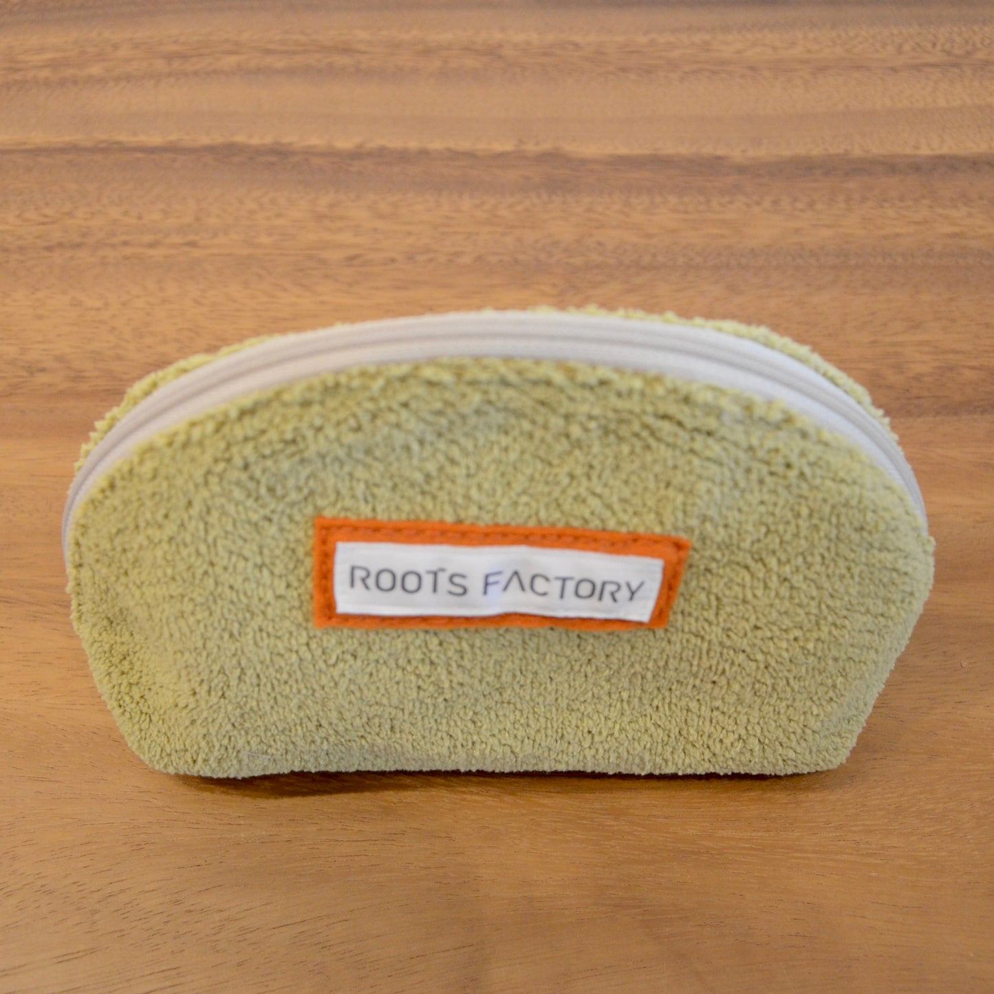 まるっと半円ポーチ