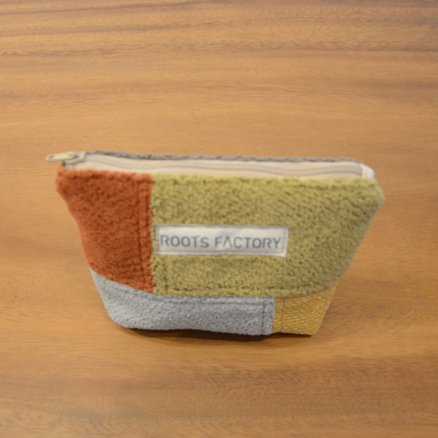 椅子からの贈り物パッチワークポーチ S